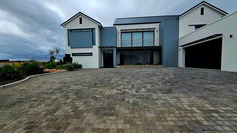 4 Bedroom Property for Sale in Renosterbos Estate Western Cape